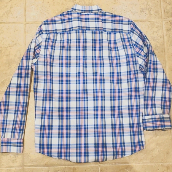 AE Oxford Button-Up Shirt - Picture 7 of 11